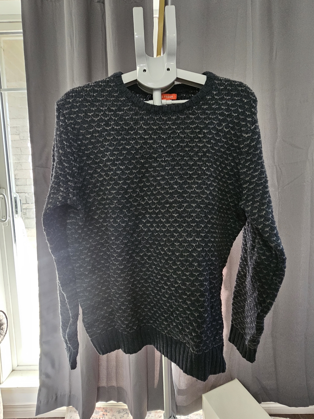 fresh Men's Navy and Gray Textured Crewneck Sweater